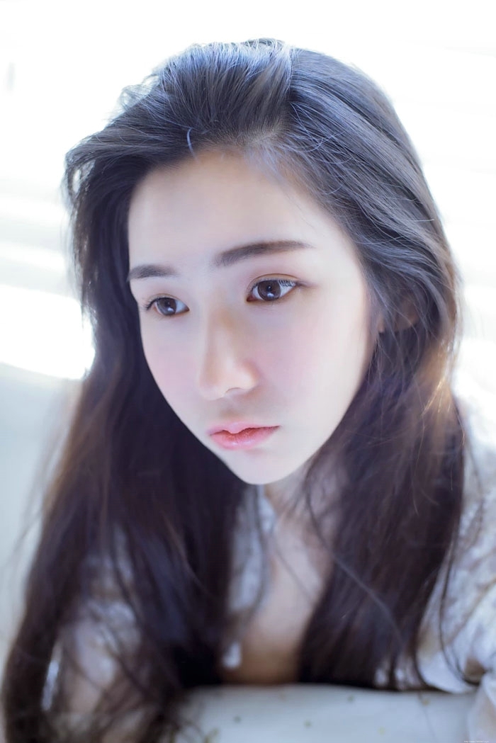 纯净私房内的蕾丝白皙肌肤少女魅人