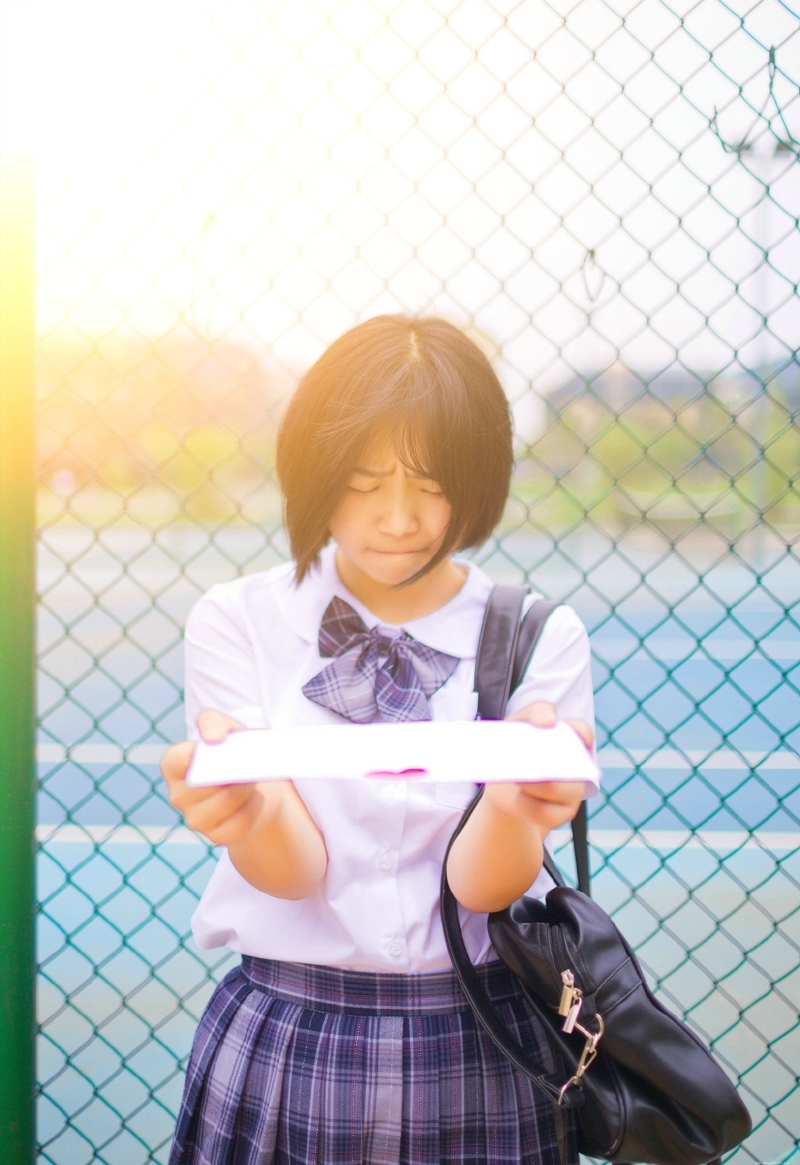 可爱校服圆脸少女清纯笑容可人