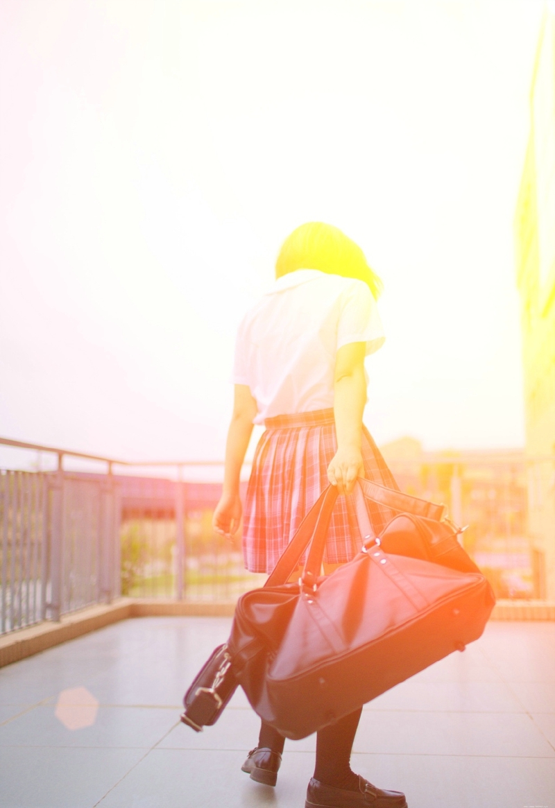 可爱校服圆脸少女清纯笑容可人