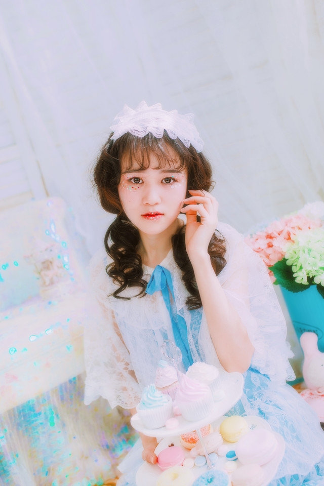 朦胧甜味少女一袭白纱裙宛若天仙清丽脱俗