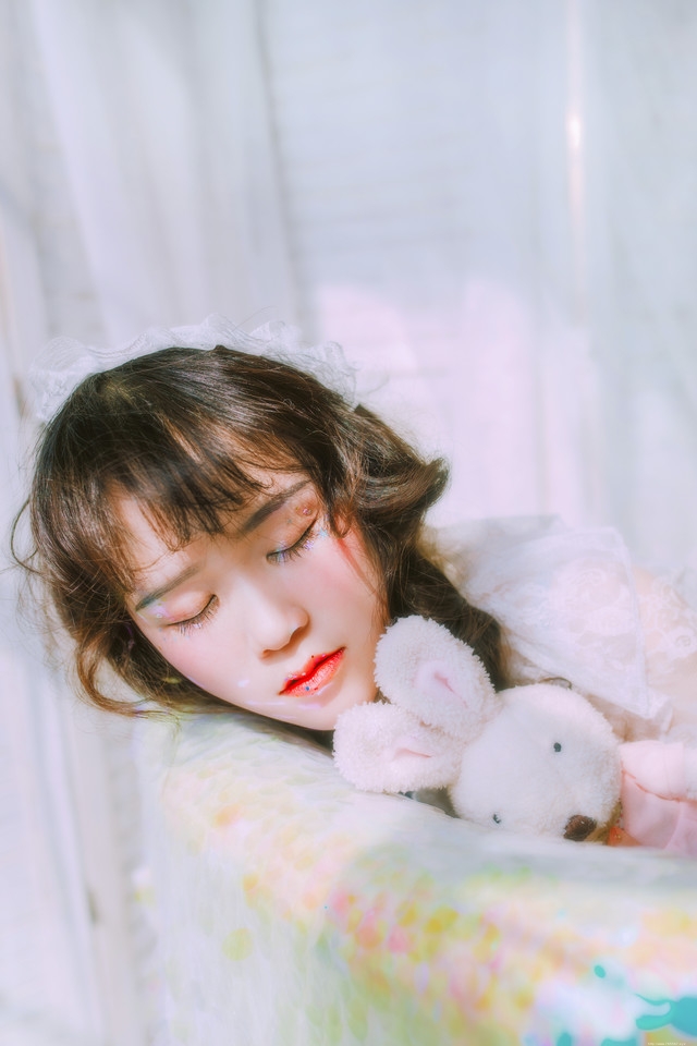 朦胧甜味少女一袭白纱裙宛若天仙清丽脱俗