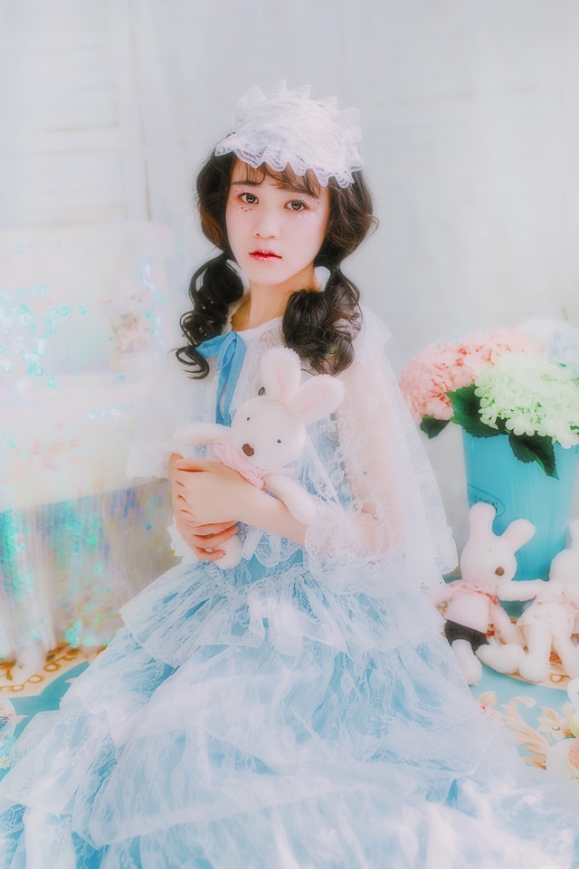 朦胧甜味少女一袭白纱裙宛若天仙清丽脱俗