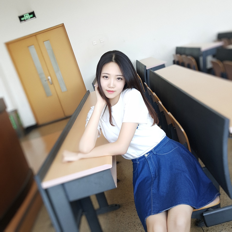 超级性感美女白皙美腿诱惑写真摄影图片