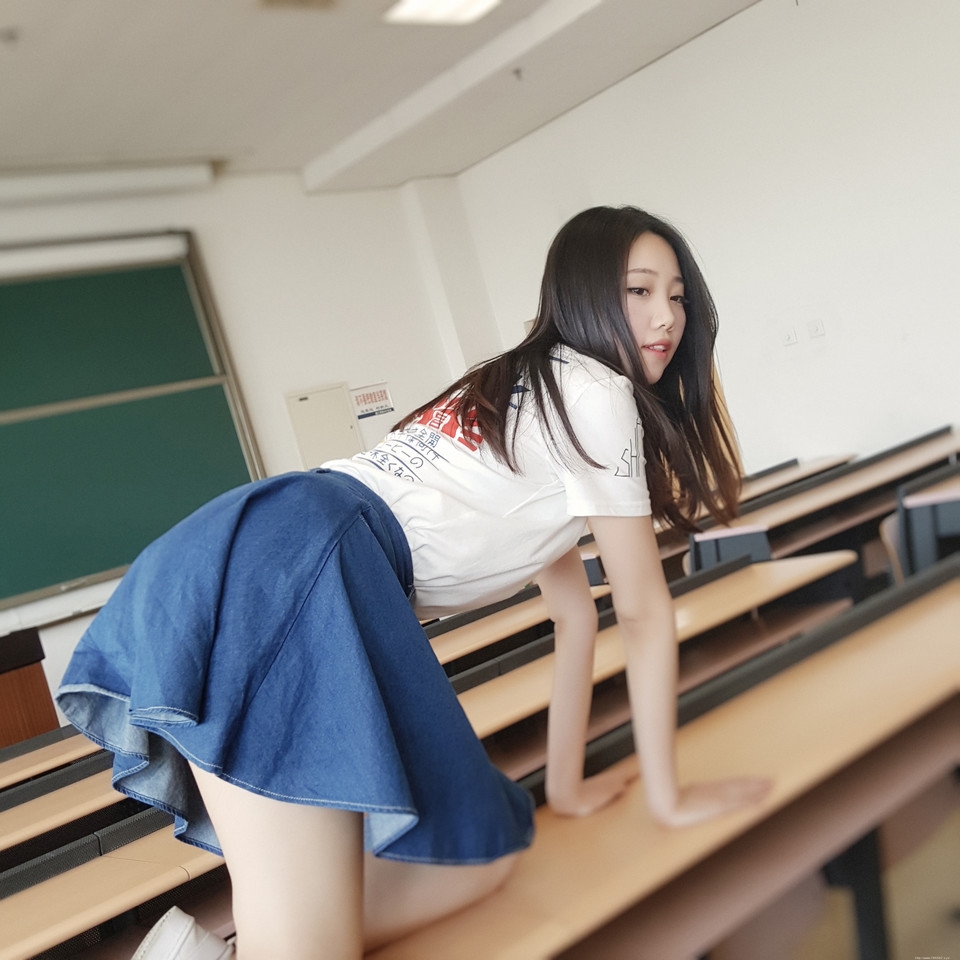 超级性感美女白皙美腿诱惑写真摄影图片