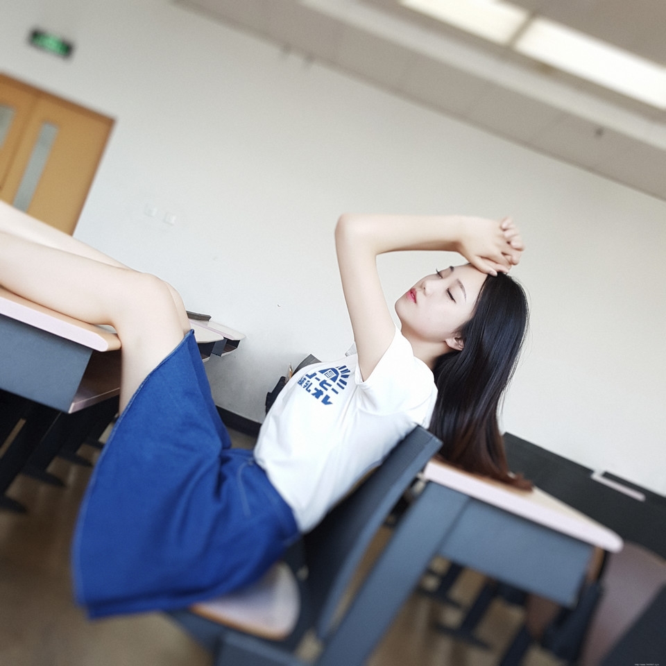 超级性感美女白皙美腿诱惑写真摄影图片