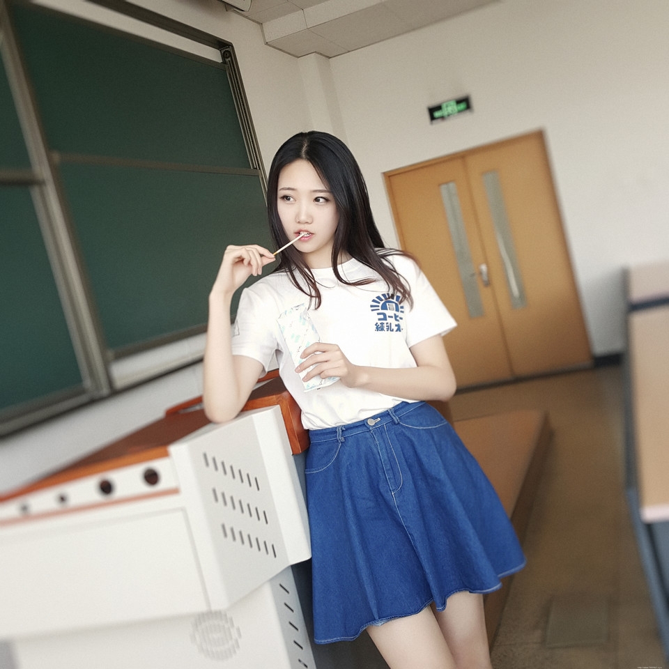 超级性感美女白皙美腿诱惑写真摄影图片