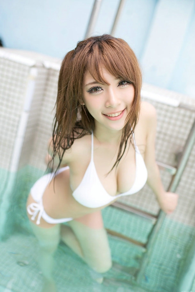 性感女孩丰乳翘臀情趣内衣诱惑湿身艺术写真图片