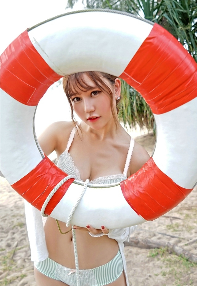 爆乳女优美白嫩肤大胆诱惑婐体写真图片