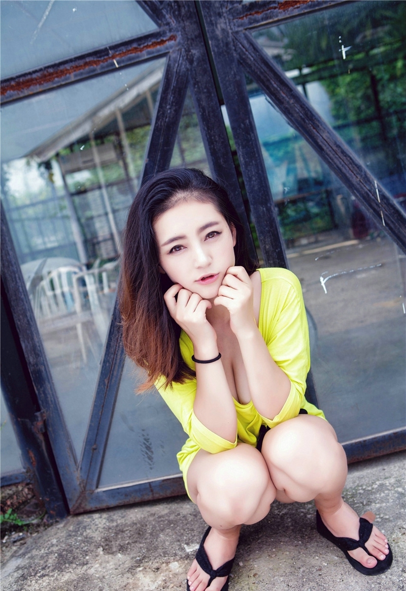 性感大胸美女夏茉迷人诱惑人体艺术写真摄影图