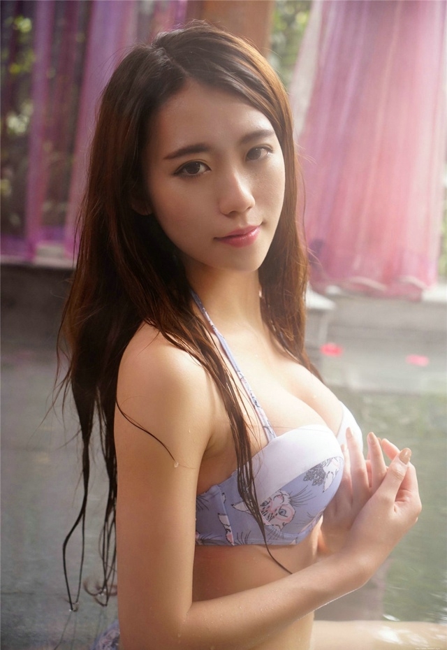 诱惑美腿美女迷人内衣甜美性感写真引骚动