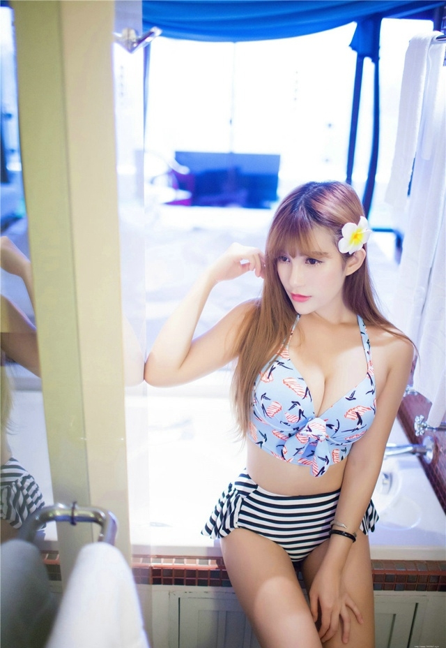 街拍长腿美女性感诱惑美臀大胆私房写真照