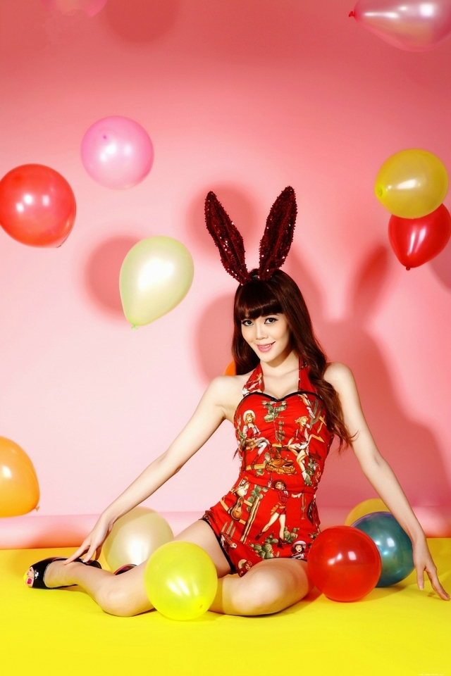 时尚性感美女娇娃高跟美腿翘臀诱惑写真拍摄图片