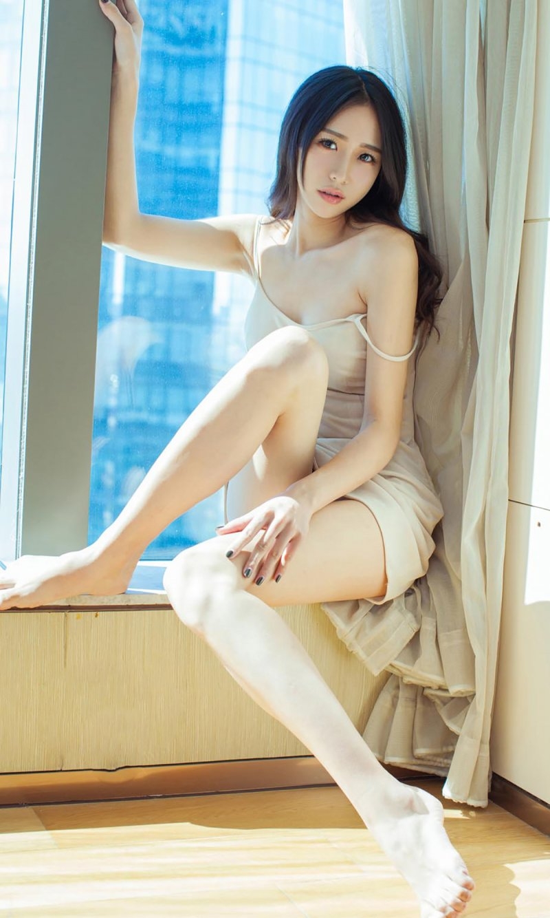 性感美胸美女张辛苑绝对诱惑私房照