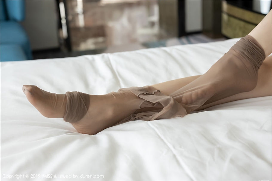 长腿秘书carry丝袜美腿诱惑私拍图片