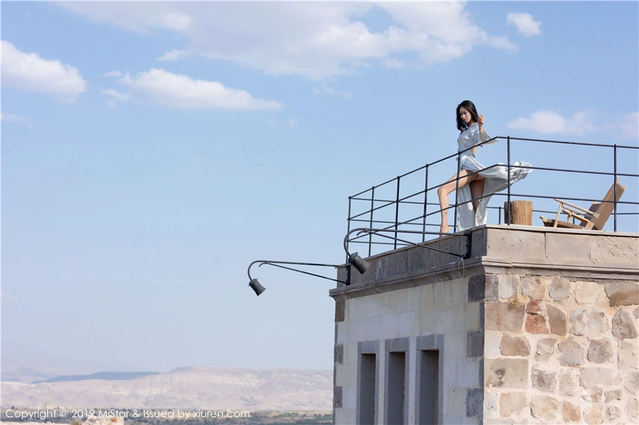 旗袍美女穆菲菲翘臀美腿妖艳写真