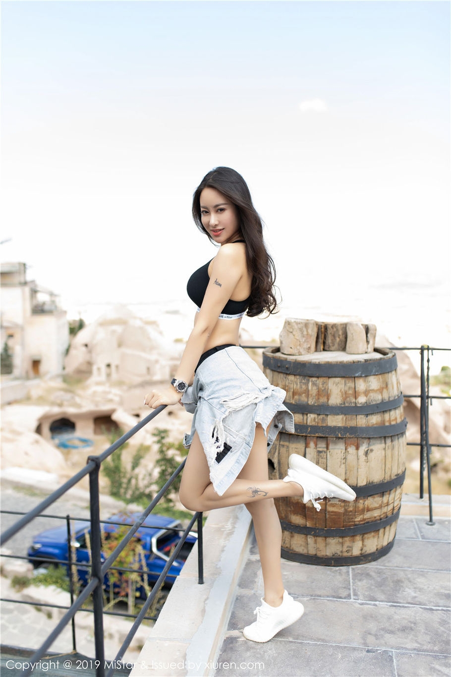 旗袍美女穆菲菲翘臀美腿妖艳写真