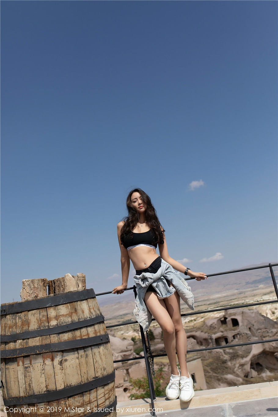 旗袍美女穆菲菲翘臀美腿妖艳写真