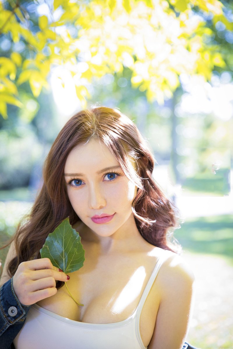 性感美腿美女陈宝拉野外包臀半身裙诱惑写真摄影图