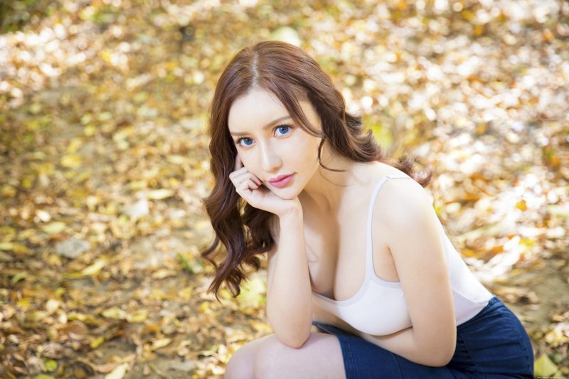 性感美腿美女陈宝拉野外包臀半身裙诱惑写真摄影图