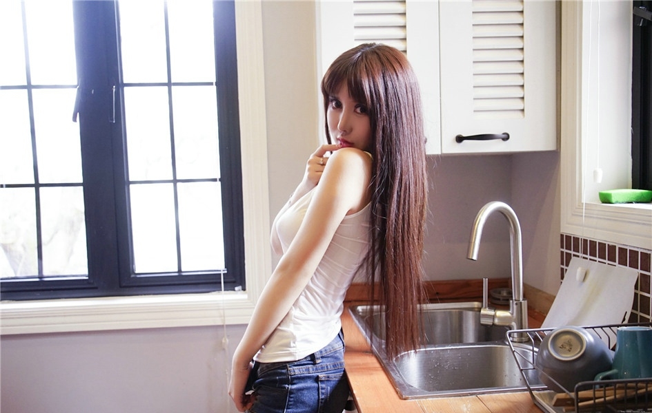 宅男女神性感美胸诱惑写真摄影艺术图