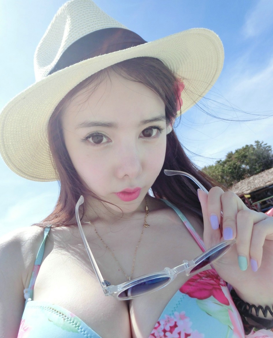 性感女神极品玉乳极品诱惑写真图片