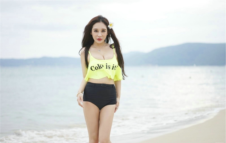 性感泳装美女陈嘉瑶最妖娆风情万种诱惑图