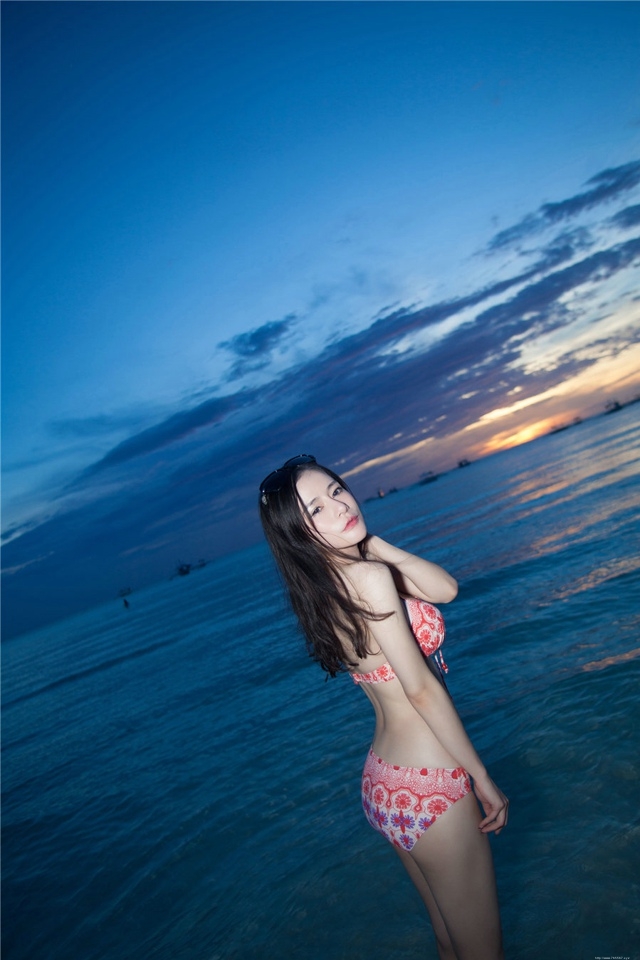 性感比基尼美女湿身诱惑人体大胆尺度写真图片