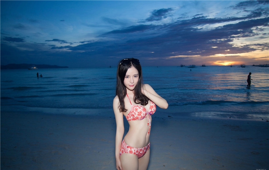 性感比基尼美女湿身诱惑人体大胆尺度写真图片