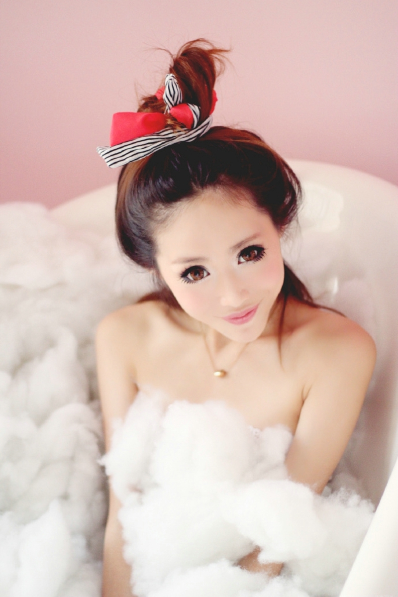 浴室裸体美女丰满白皙性感湿身诱惑写真