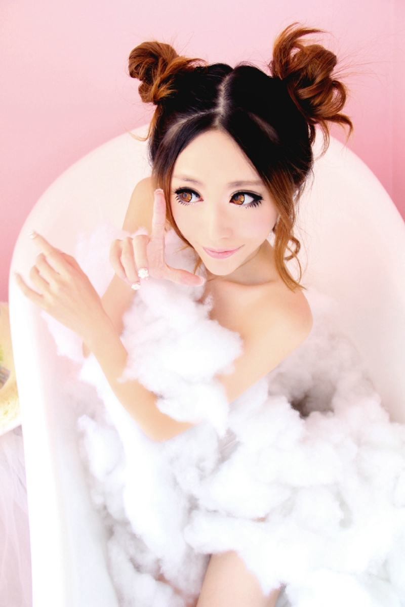 浴室裸体美女丰满白皙性感湿身诱惑写真