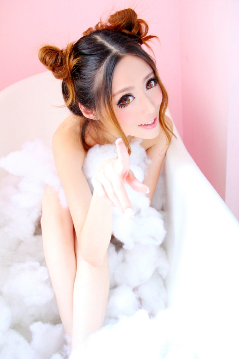 浴室裸体美女丰满白皙性感湿身诱惑写真