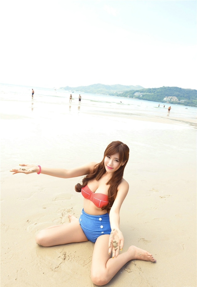 童颜巨乳美女性感诱惑艺术照写真图片