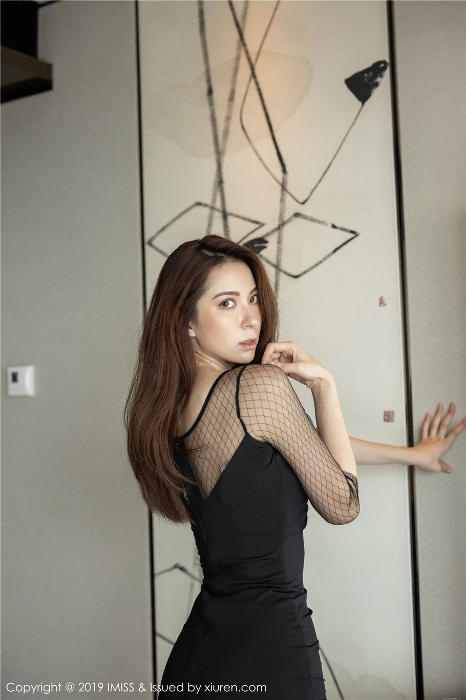 养眼秘书carry美乳丝袜美腿诱惑写真集