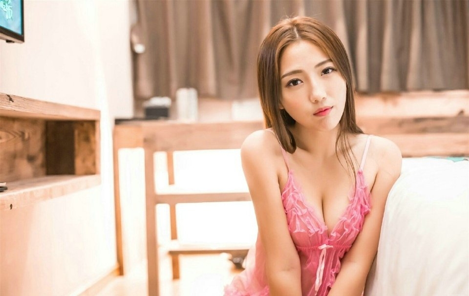 性感美女甜美迷人高清诱惑最裸人体写真图片