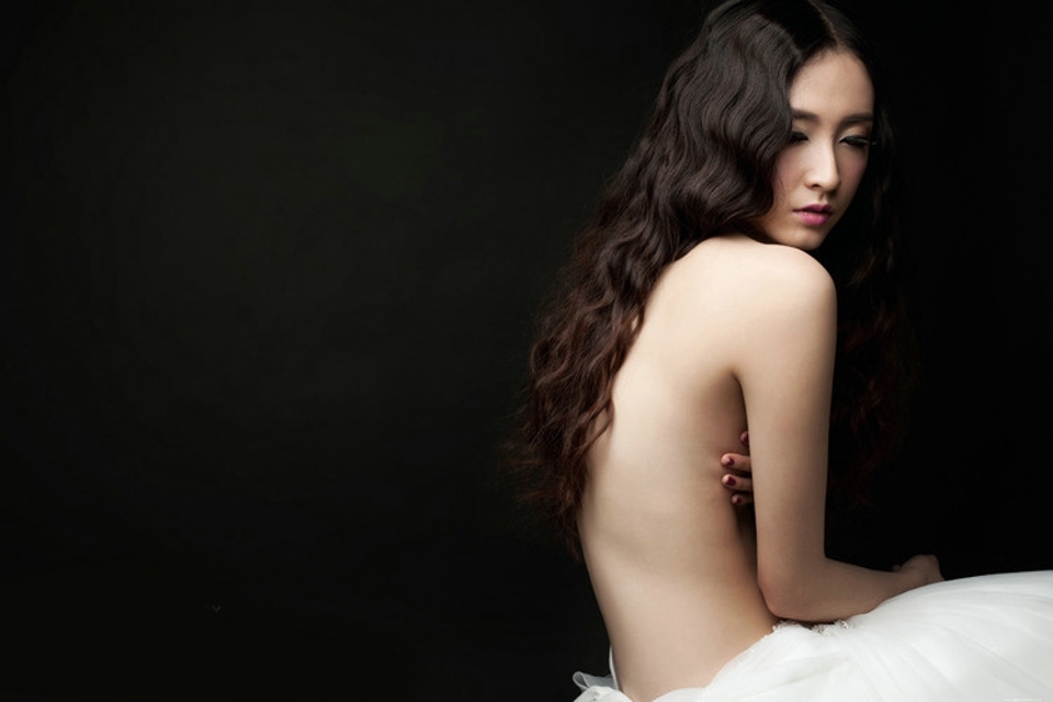 半裸黑纱美女极品诱惑大胆写真