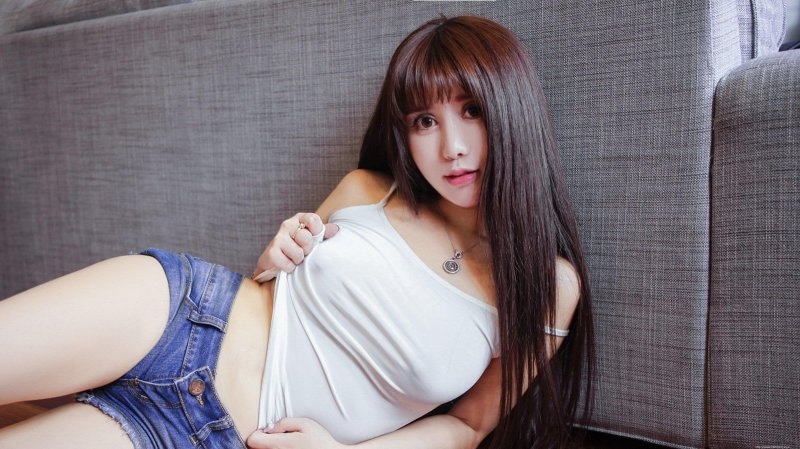 漂亮妹子美熙NiuMiu楚楚动人私房生活照