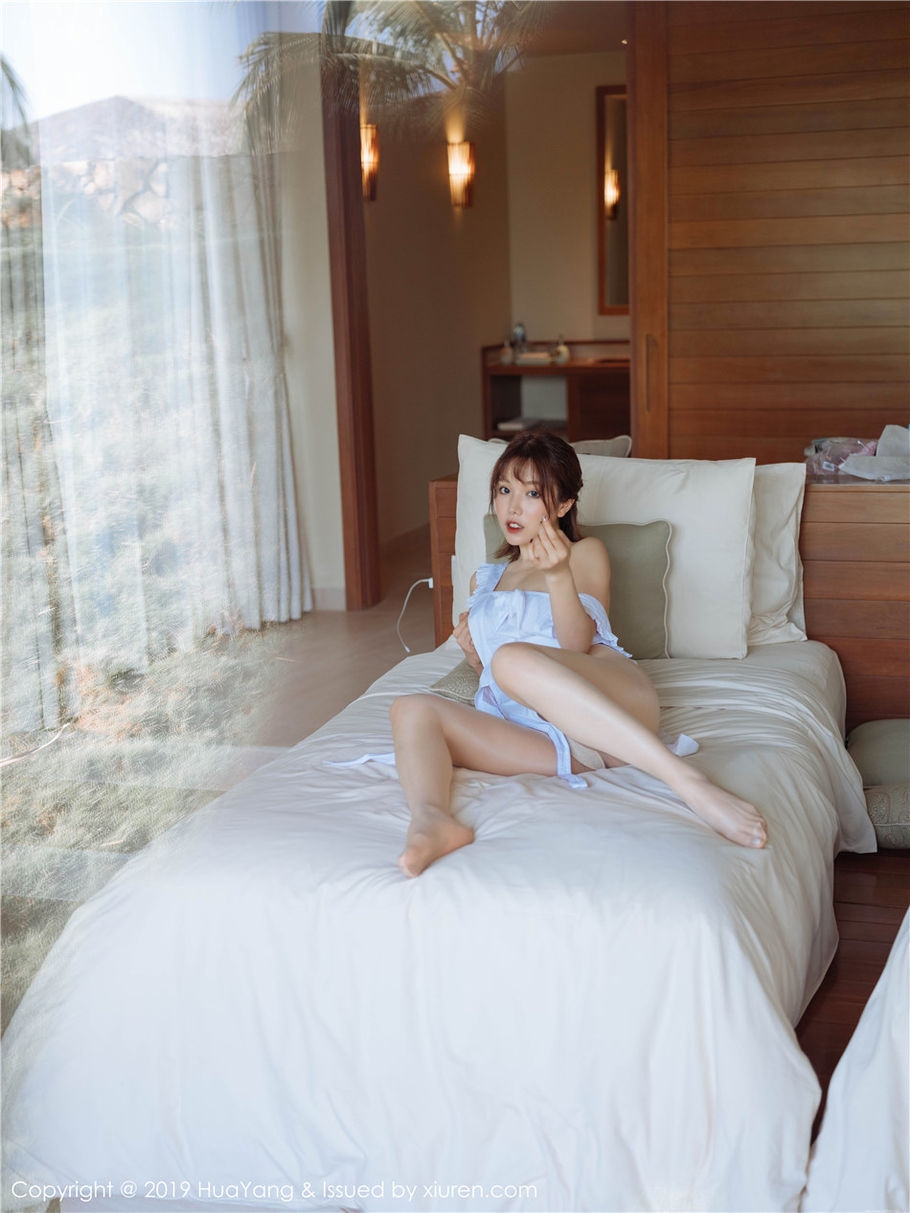 气质美女黄楽然性感泳装大胸长腿诱惑写真集