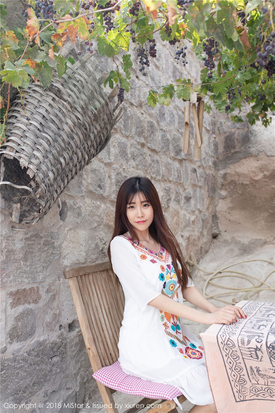 小清新美女小熊猫Panda酥胸美腿诱惑生活照