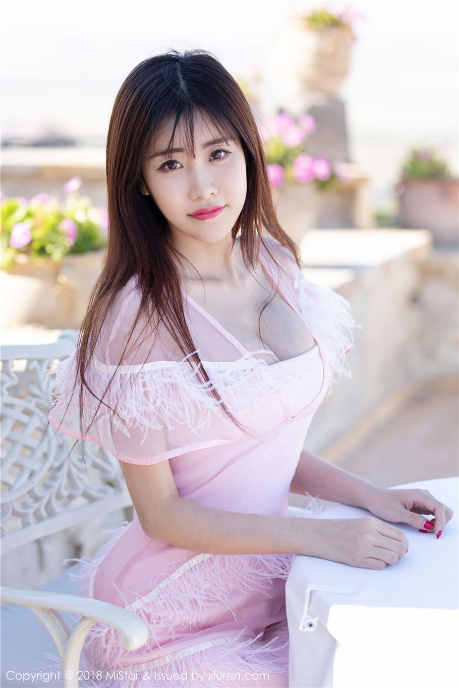 小清新美女小熊猫Panda酥胸美腿诱惑生活照