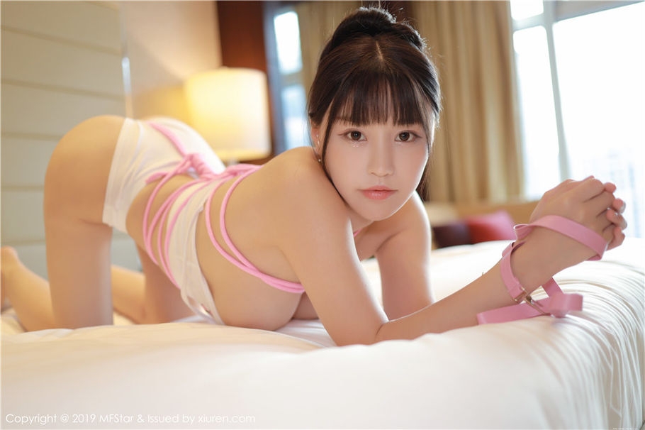 甜美女生Flower朱可儿捆绑大胸诱惑写真