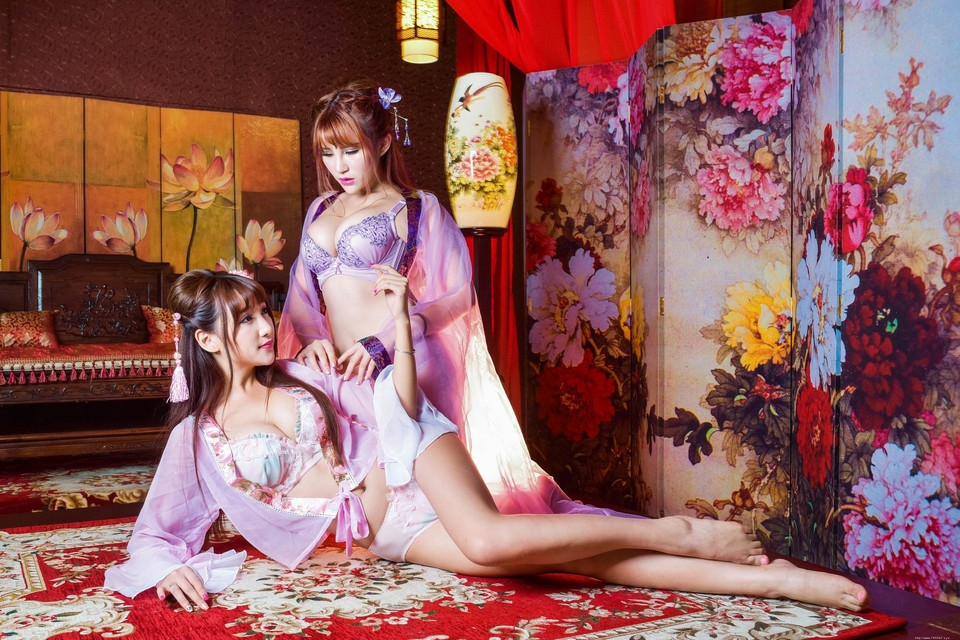 古装美女美胸长腿诱惑风情妖娆写真