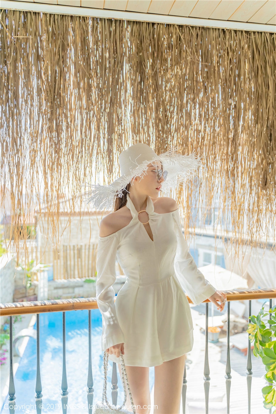 极品美女范范Fae性感泳装翘臀美腿诱惑写真