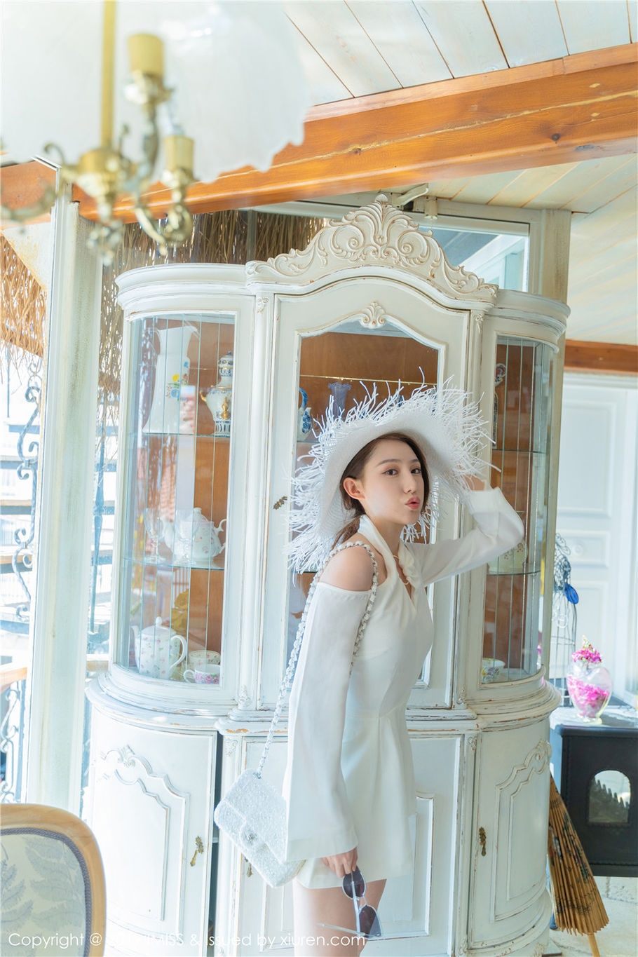 极品美女范范Fae性感泳装翘臀美腿诱惑写真