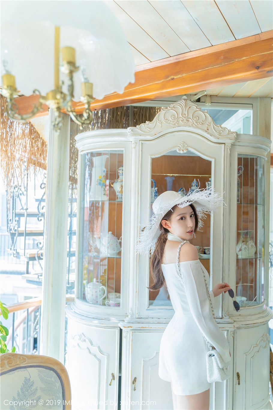 极品美女范范Fae性感泳装翘臀美腿诱惑写真