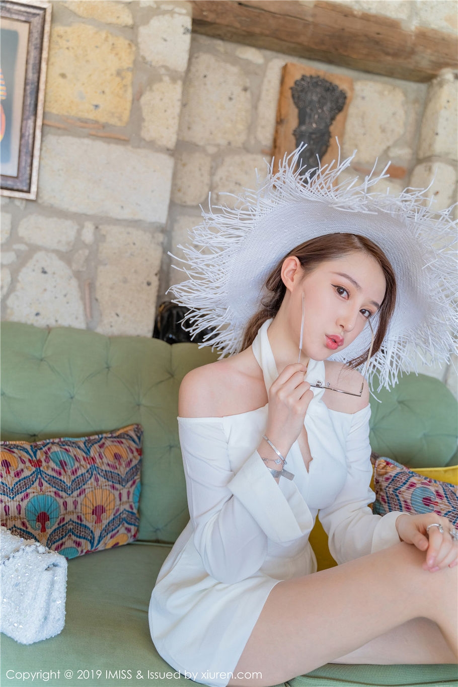 极品美女范范Fae性感泳装翘臀美腿诱惑写真