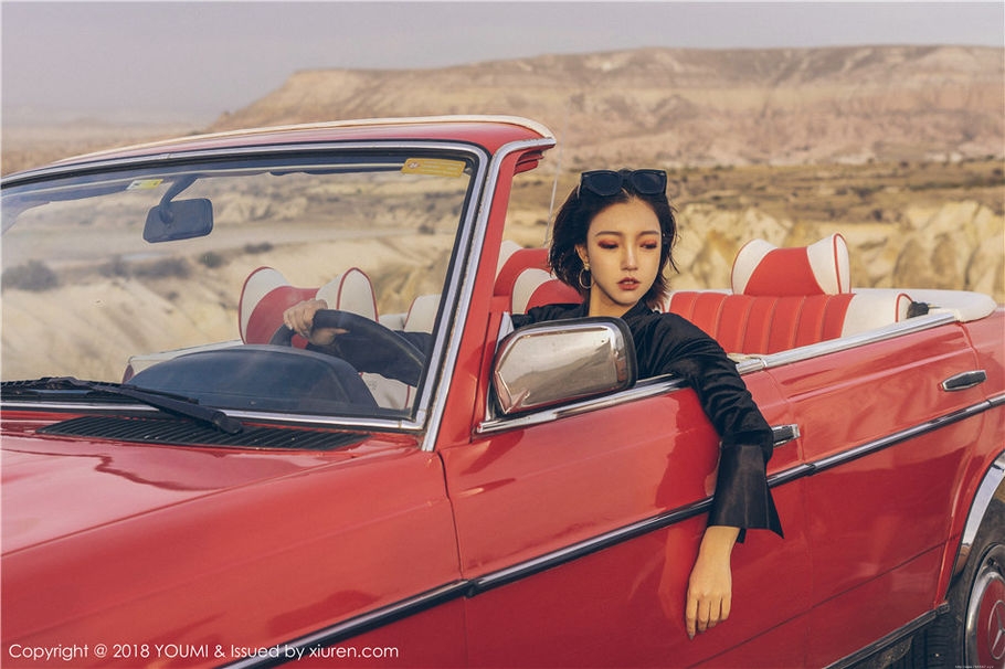 冷艳美女冯木木LRIS性感比基尼诱惑写真