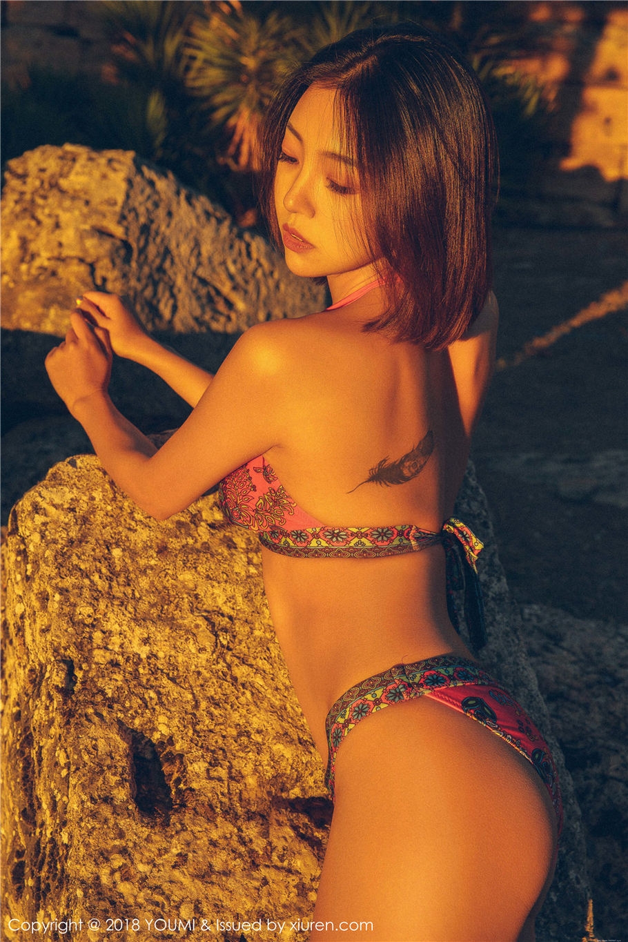 冷艳美女冯木木LRIS性感比基尼诱惑写真