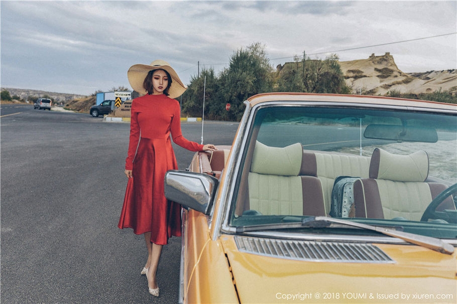 冷艳美女冯木木LRIS性感比基尼诱惑写真