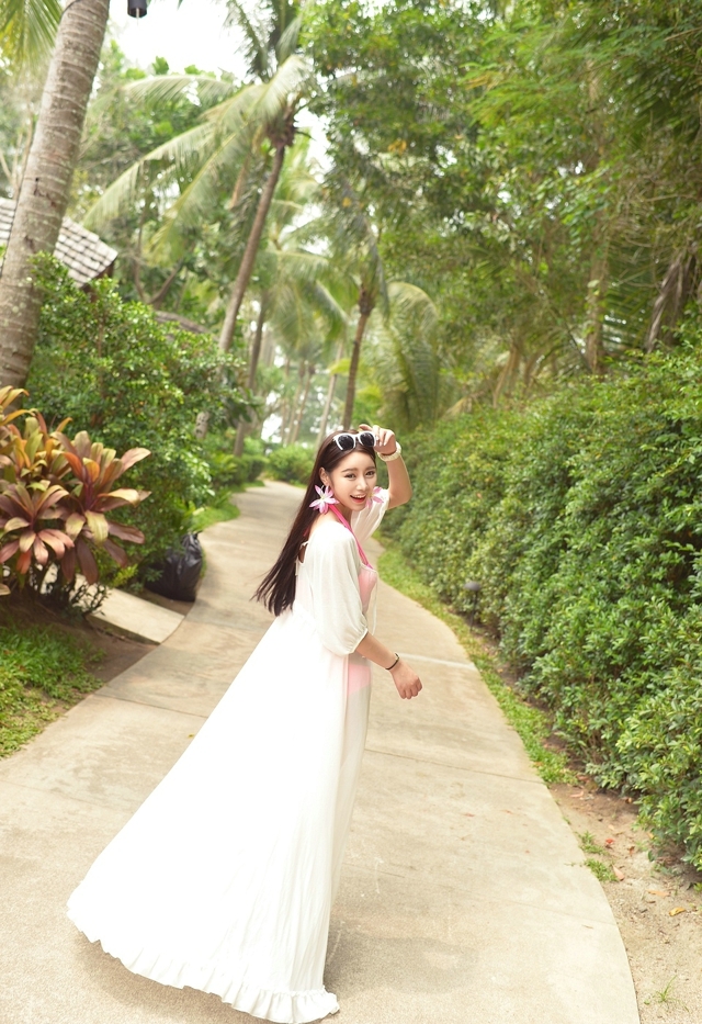 街拍长腿美女性感写真致命的诱惑图片