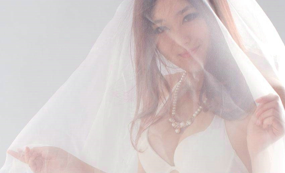 比基尼美女性感美胸迷人妩媚写真图片